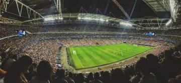 樊振东欧冠联赛现场，欧冠现场的《真的爱你》（配图示意）